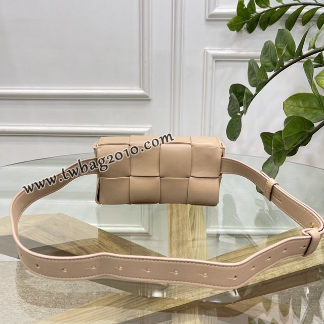 Bottega veneta高端女包 KF0015杏仁色 寶緹嘉CAEESTTE腰包 BV經典款手工編織手包腰包胸包斜挎包  gxz1210